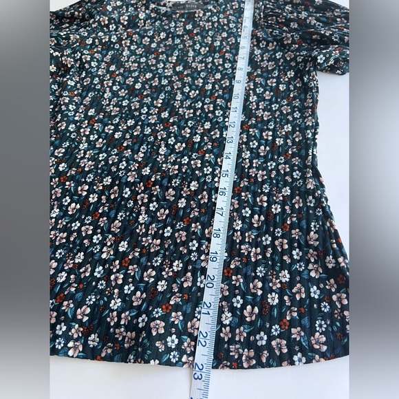 Suzy Shier Floral Top Size S - Picture 7 of 8